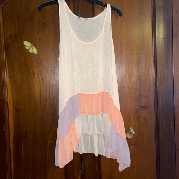 easel Tops - Large ruffled tank